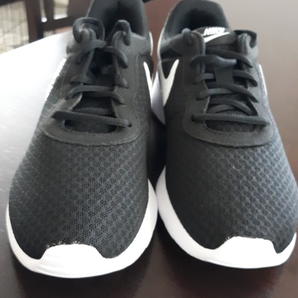 🔥Flash sale🔥 Black and white bling Nike tanjun - Picture 5 of 5